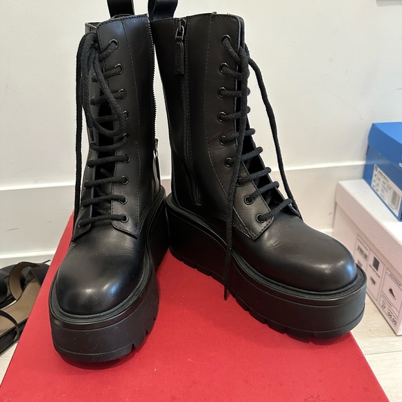 Valentino boots brand new - Picture 2 of 2